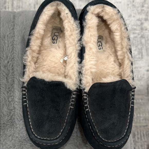 UGG Black Suede Slippers with Cream Lining - Picture 1 of 3
